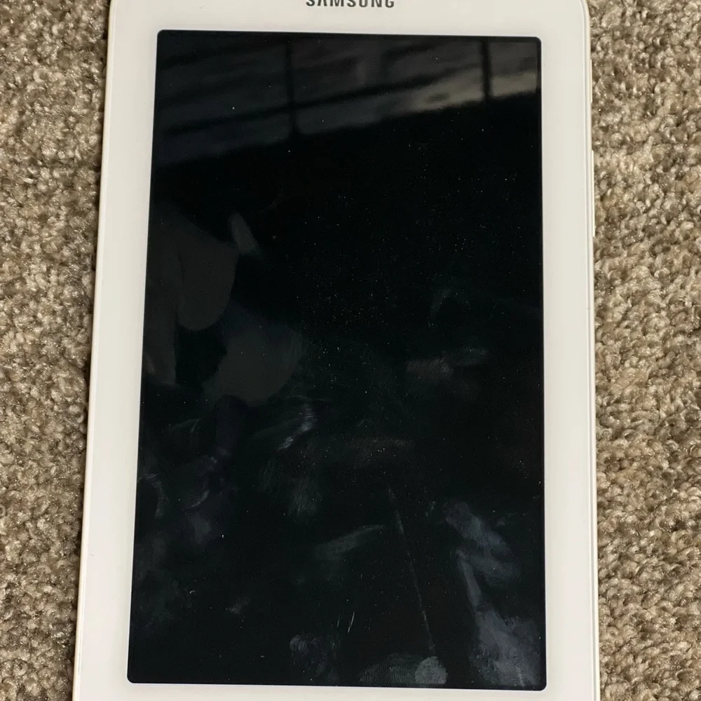 Samsung White Tablet Sleek Design Vibrant Display